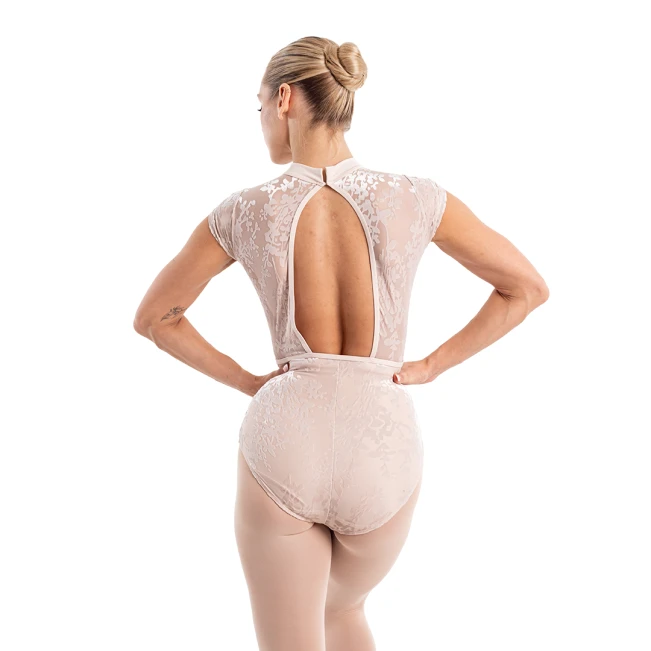 Capezio Rudi, ženski dres uz vrat Capezio Rudi, ženski dres uz vrat