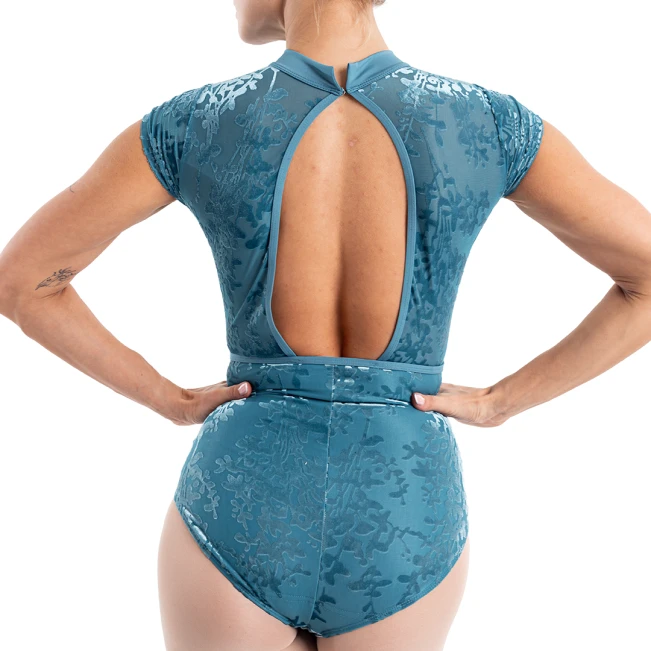 Capezio Rudi, ženski dres uz vrat Capezio Rudi, ženski dres uz vrat